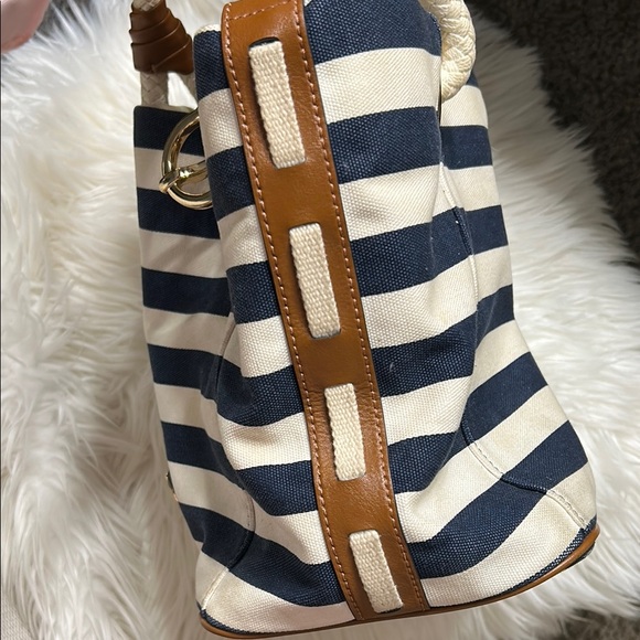 Michael Kors Navy and Cream Tote - Picture 11 of 12